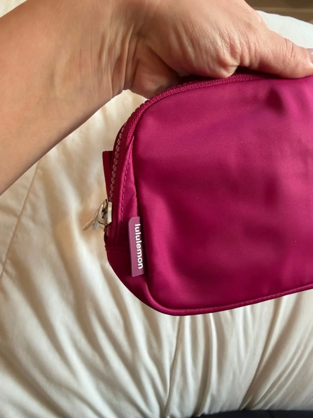 Lululemon Everywhere Belt Bag fanny pack pink purple berry - Picture 4 of 10